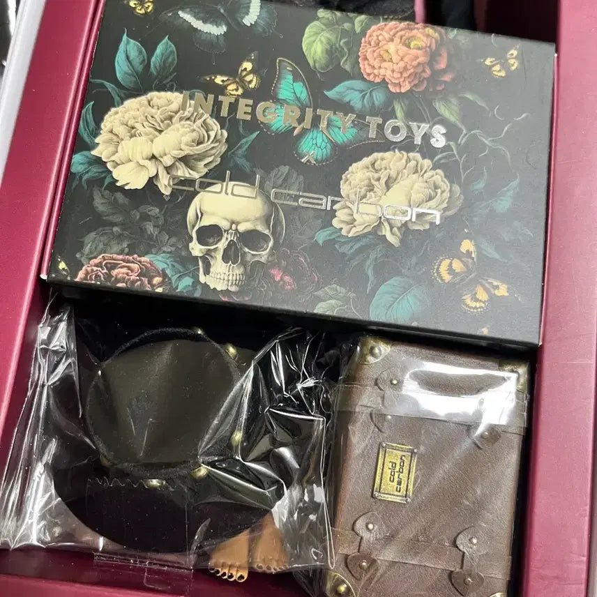 [BUNJANG] Fashion Royalty Cold Carbon Collab Jordan Vampire Hunter Series Sealed / 패션로얄티 콜드카본 콜라보 조단 미개봉
