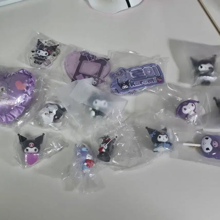[BUNJANG] Kuromi Nurse Candy Devil Cushion Keyring Gacha Set (14 pcs) / 쿠로미 피규어 간호사 사탕 악마 쿠션 키링 가챠 14개 일괄 세트