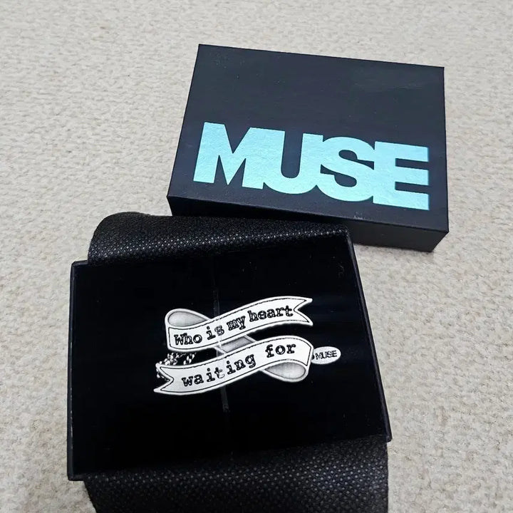 [BUNJANG] BTS Jimin MUSE Pin Brooch / BTS 방탄 Jimin 지민 MUSE 뮤즈 핀 브로치