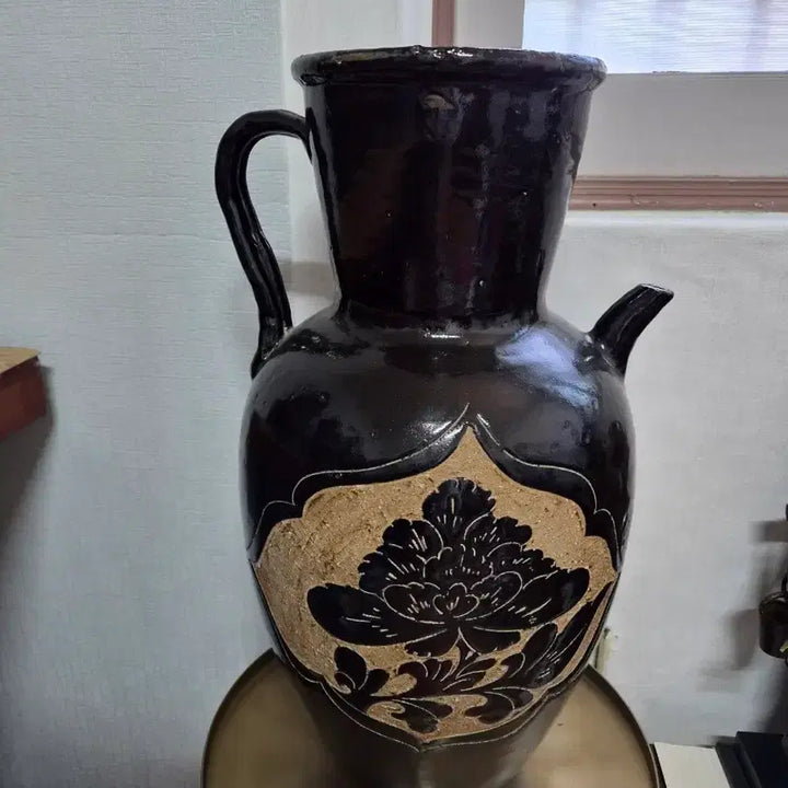 [BUNJANG] Antique Celadon Porcelain Vase with Peony Design / 오래된 유약 흙으로 만든 도자기