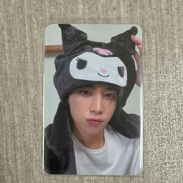 [BUNJANG] The Boyz Sunwoo Medihill Double-Sided Photocard Kurumi Blanket / 더보이즈 선우 메디힐 양면 포카 쿠루미 담요 선우