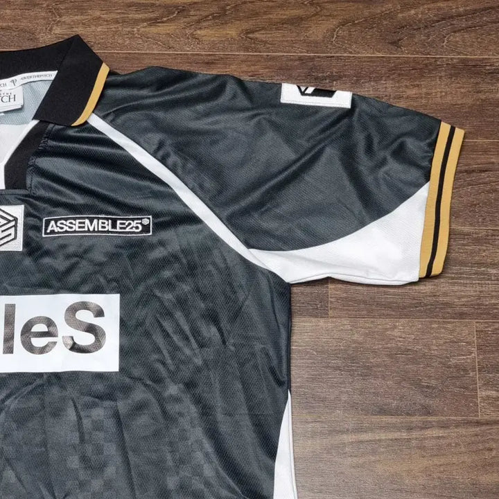 [BUNJANG] tripleS x over the pitch Assemble 25 Jersey Short Sleeve Black L No Marking / 트리플에스 x 오버더피치 어셈블 25 져지 숏슬리브 블랙 L 노마킹