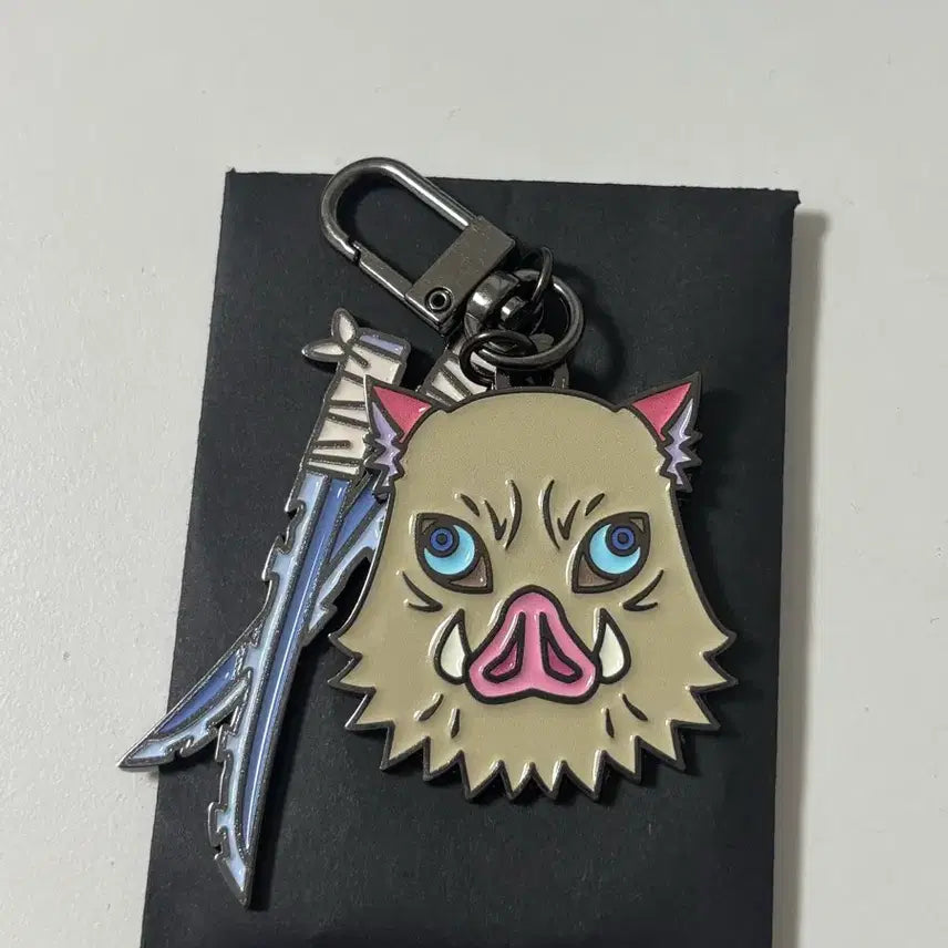[BUNJANG] Demon Slayer Inosuke Costume &amp; Nichirin Sword Keychain / 이노스케 코스튬&amp;일륜도 키링 귀멸의 칼날 무한성편 팝업스토어
