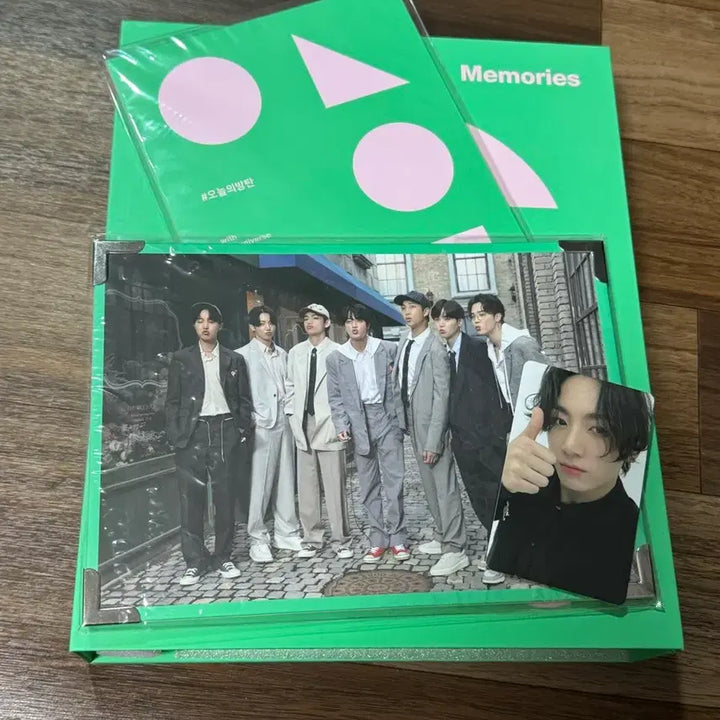 [BUNJANG] BTS Memories 2019 2020 Jungkook J-Hope Photocard Bundle Set / 방탄 bts dvd 메모리즈 20 19 18 정국 호석 포카 일괄 판매