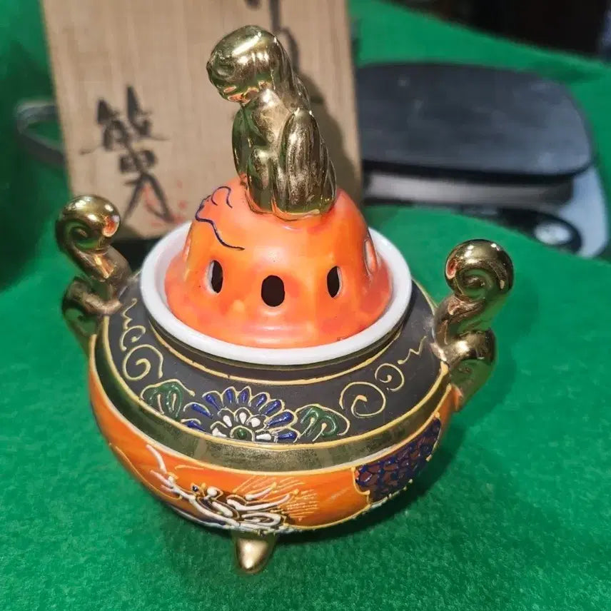 [BUNJANG] Japanese Traditional Artist Gold Plated Lion Incense Burner with Paulownia Case / 일본 전통 작가작 금도금 사자 장식 향로 (오동나무 케이스 포함)