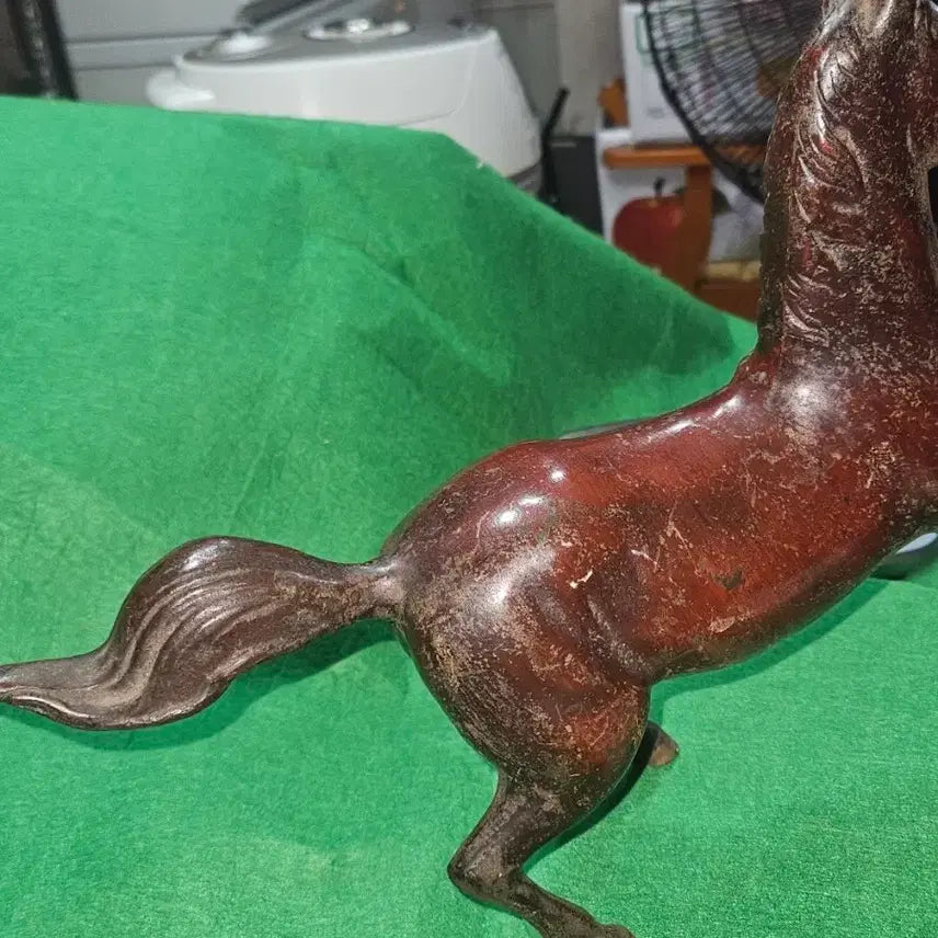 [BUNJANG] Vintage Japanese Cast Iron Horse Sculpture, Traditional Urushi Lacquer Finish / [일제.전통 칠공예] 빈티지 묵직한 무쇠 말 조각상 (칠 마감 7~8회 공정)