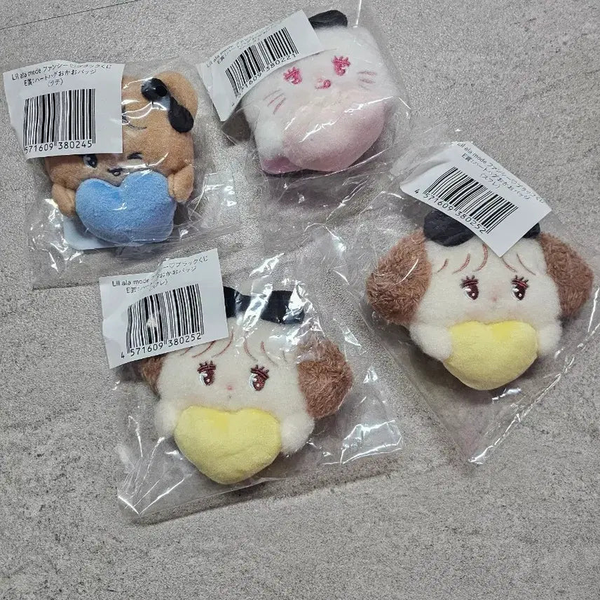 [BUNJANG] Sanrio Mikko Sanrio Characters Doll Pin Badge / 산리오  미코 산리오 캐릭터즈  인형 Mikko  인형 브롯지