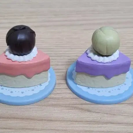 [BUNJANG] Attack on Titan Puchibas Capsule Figures Set of 4 (Eren, Mikasa, Levi, Erwin) / 세트 진격의 거인 푸치바스 캡슐 케이크 가챠 4종 에렌 미카사 리바이 엘빈 진격거