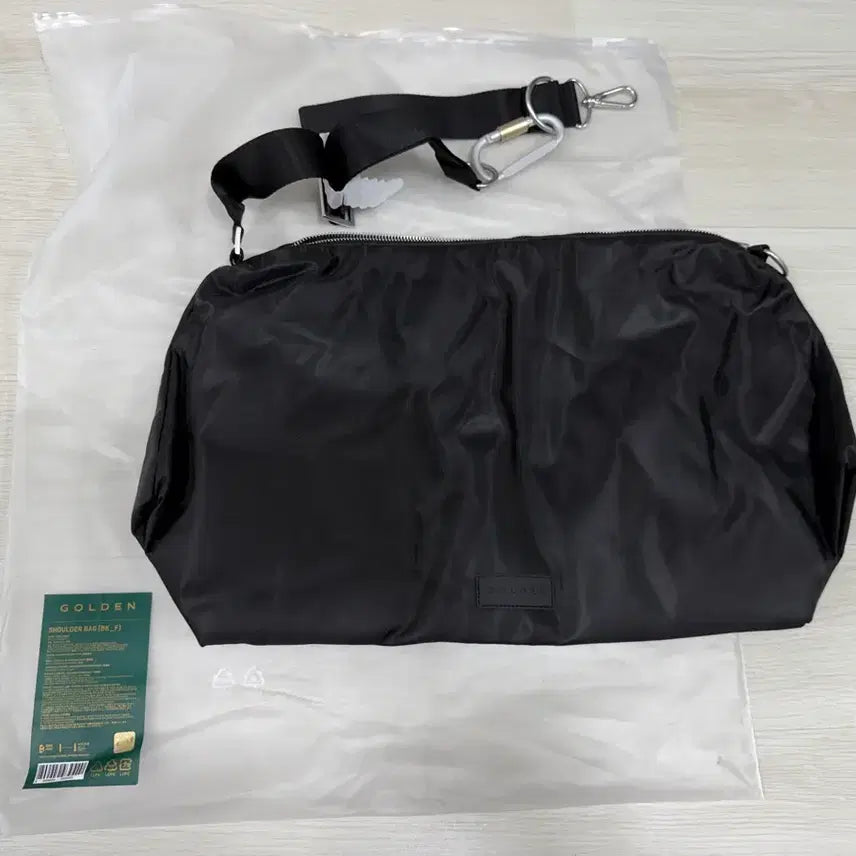 [BUNJANG] BTS Jungkook Golden Shoulder Bag / BTS 정국 GOLDEN 굿즈 숄더백(포카비닐포장없음)