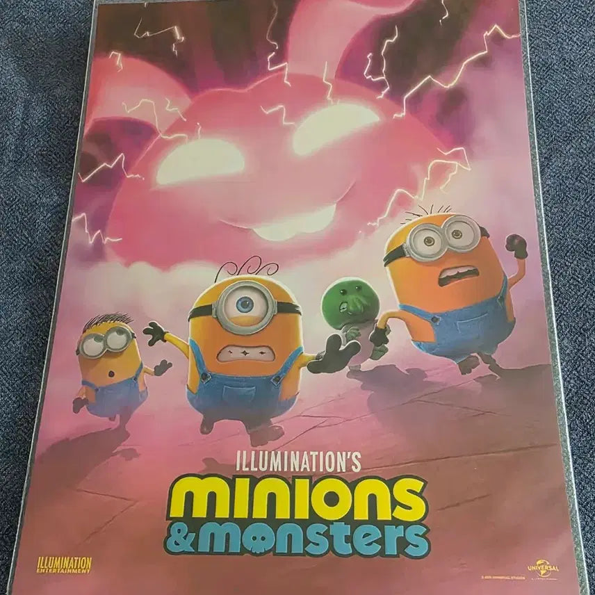[BUNJANG] Minions &amp; Monsters Lotte Cinema Art Card + Sticker Bundle Set / (일괄)미니언즈&amp;몬스터즈-롯데시네마 아카(아트카드)+스티커 특전