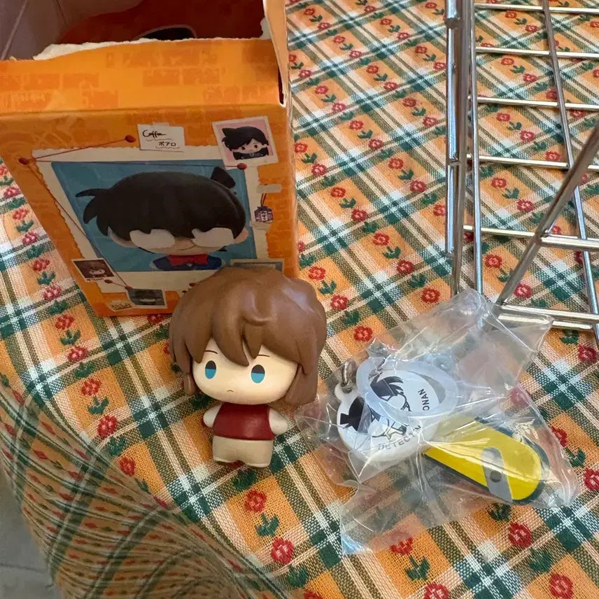 [BUNJANG] Detective Conan Ai Haibara Character Figure Keychain &amp; Magnet Set / 명탐정 코난 피규어 키링, 마그넷 홍장미 하이바라 아이
