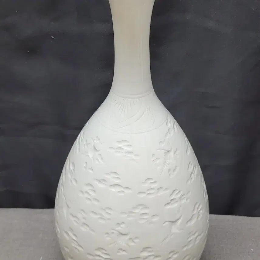 [BUNJANG] Sugwangyo Baekja Engraved Cloud Crane Motif Vase / 수광요 백자 음각 운학문 주병 도자기