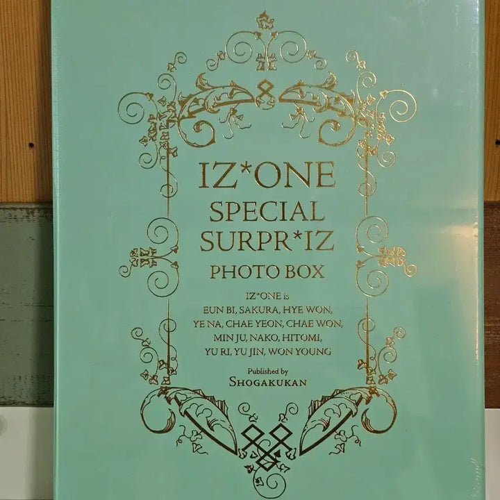 [BUNJANG] IZ*ONE SPECIAL SURPR*IZ PHOTO BOX / 아이즈원 SPECIAL SURPR*IZ PHOTO BOX