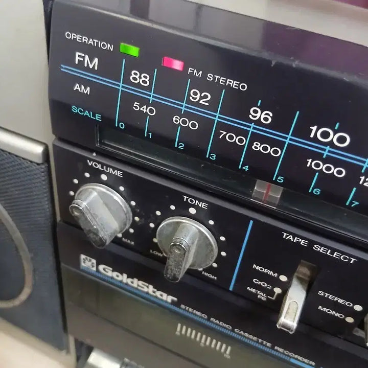 [BUNJANG] Goldstar (Geumseong) Cassette Radio TSR-711 / 작동확인 무한 낭만의 시대 금성 골드스타 카세트 라디오 TSR-711