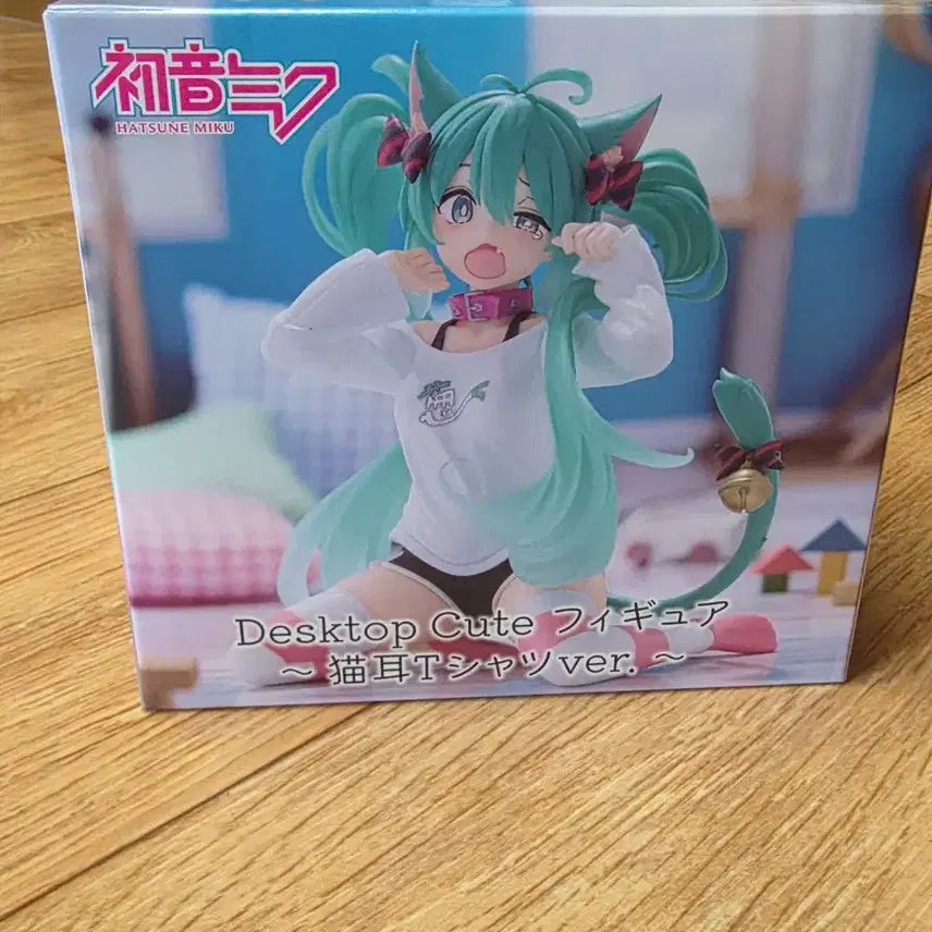 [BUNJANG] Hatsune Miku Cat Ear T-Shirt Version Desktop Figure (Sealed) / 미개봉 하츠네 미쿠 고양이귀 티셔츠버전 데스크탑 피규어