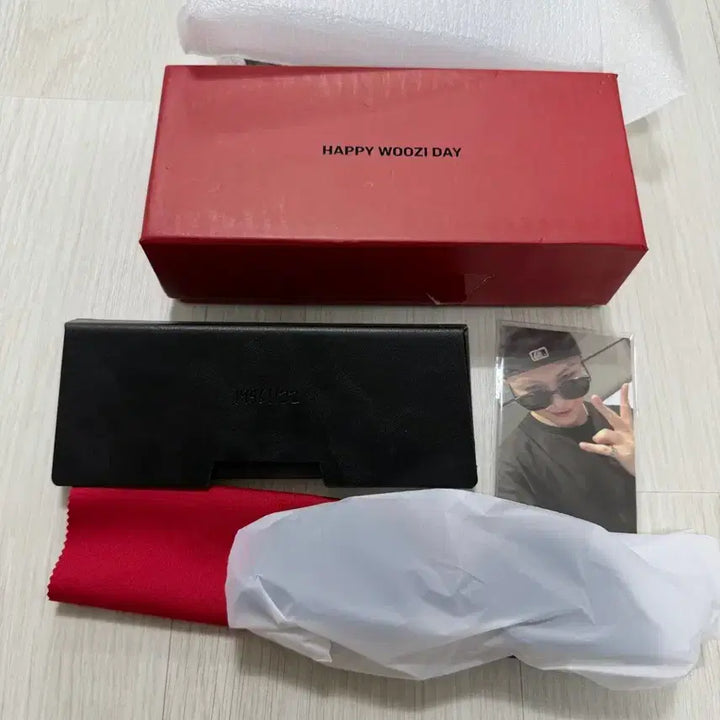 [BUNJANG] SEVENTEEN Woozi Birthday Sunglasses / 세븐틴 우지 생일 기념 선글라스