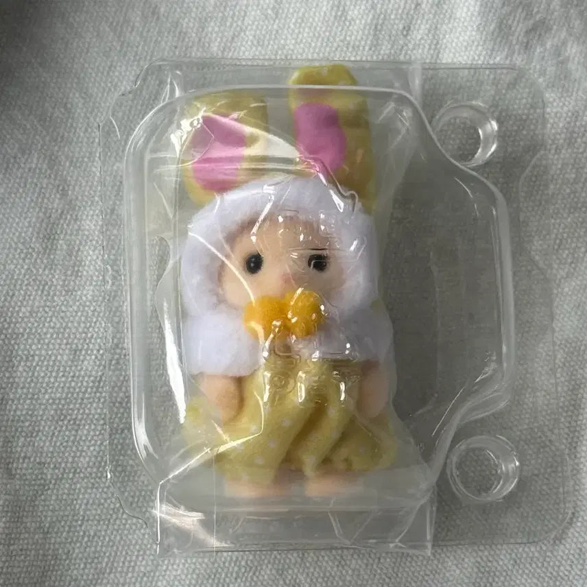 [BUNJANG] Sylvanian Families 40th Anniversary Colorful Rabbit Yellow / 실바니안 40주년 컬러풀 토끼 노랑