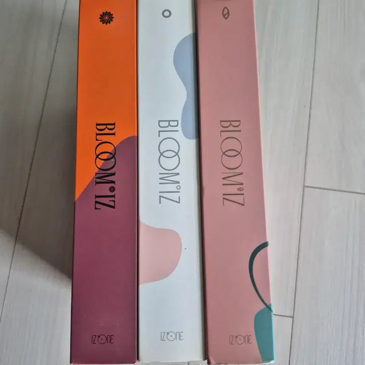 [BUNJANG] IZ*ONE BLOOM*IZ Box Set (3 Versions) / 아이즈원 블룸스 아이즈 박스 세트 3종