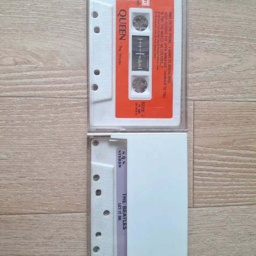 [BUNJANG] Queen The Works / The Beatles Let It Be Cassette Tape Bundle / 퀸 queen The Works / 비틀즈 beetles Let It Be 카세트 테이프