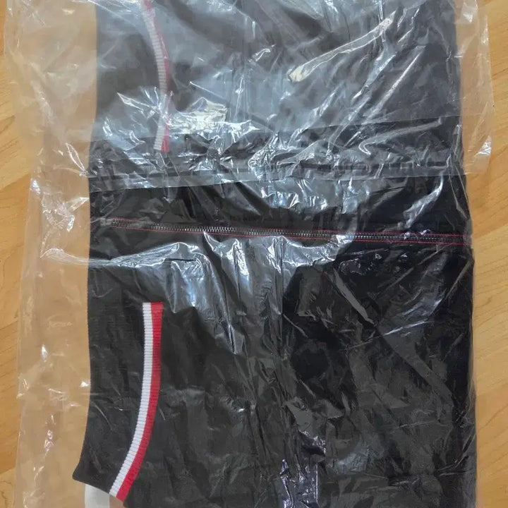 [BUNJANG] T1 2025 Uniform Jacket L Size Sealed / 2025 t1 유니폼 자켓 L사이즈 미개봉 새상품