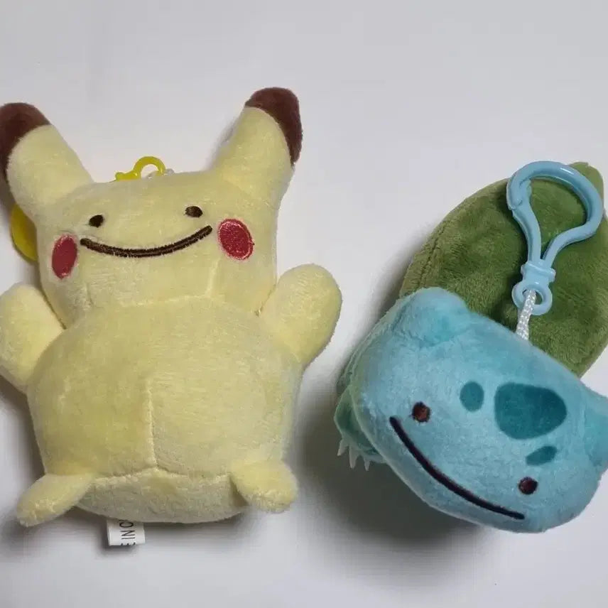 [BUNJANG] Pokemon Ditto Transformation Pikachu &amp; Bulbasaur Keychain Plush Set / 포켓몬 메타몽 변신 피카츄, 이상해씨 키링 인형 2개 일괄
