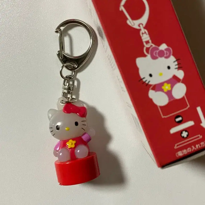[BUNJANG] Hello Kitty Electromagnetic Wave Light Keychain / 헬로키티 전자파 라이트 키링