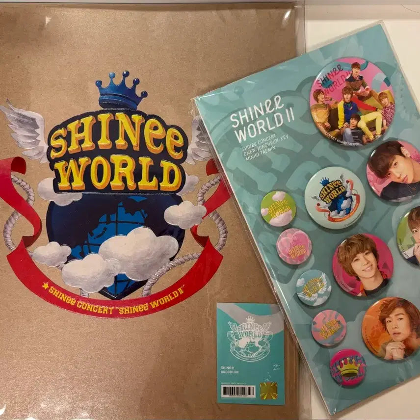 [BUNJANG] SHINee 2nd Concert Photobook &amp; Pin Badge Set / 샤이니 콘서트 포토북+핀뱃지