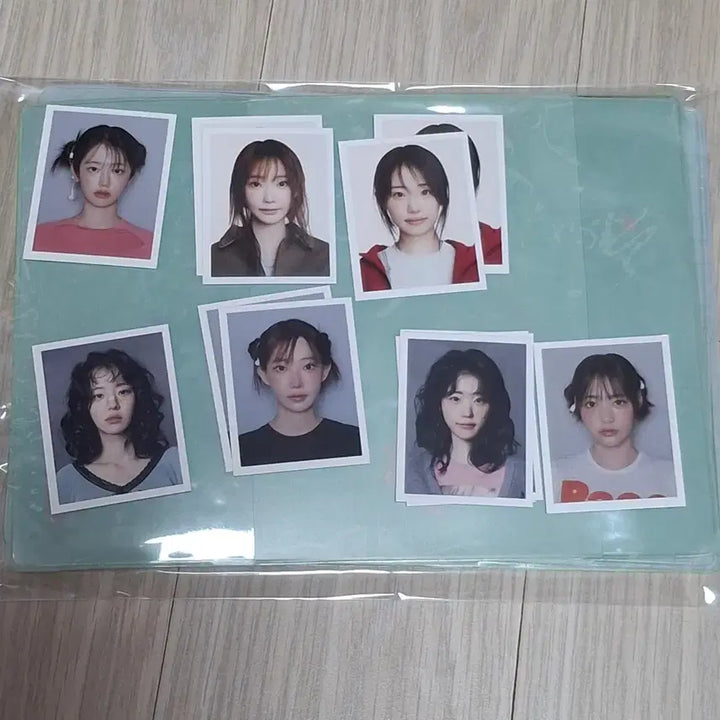 [BUNJANG] QWER Chroma Photocard Bundle Set / qwer 증사 앨범 쵸단 마젠타 히나 시연
