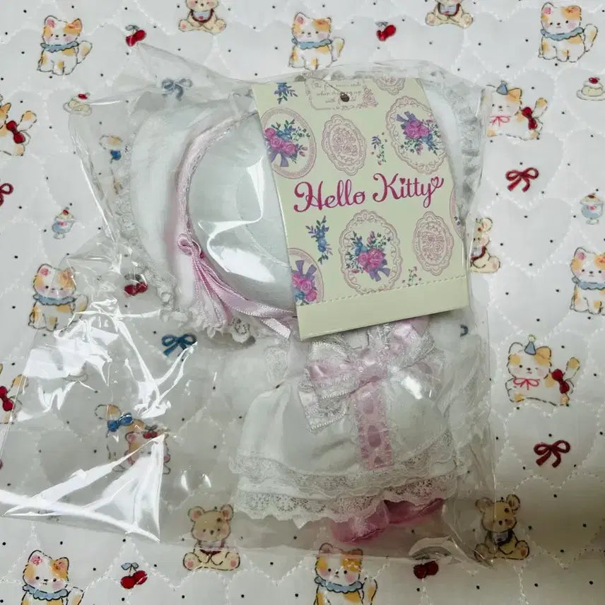 [BUNJANG] Sanrio Hello Kitty White Frill Mascot / 화이트프릴 키티 마스코트 판매합니다