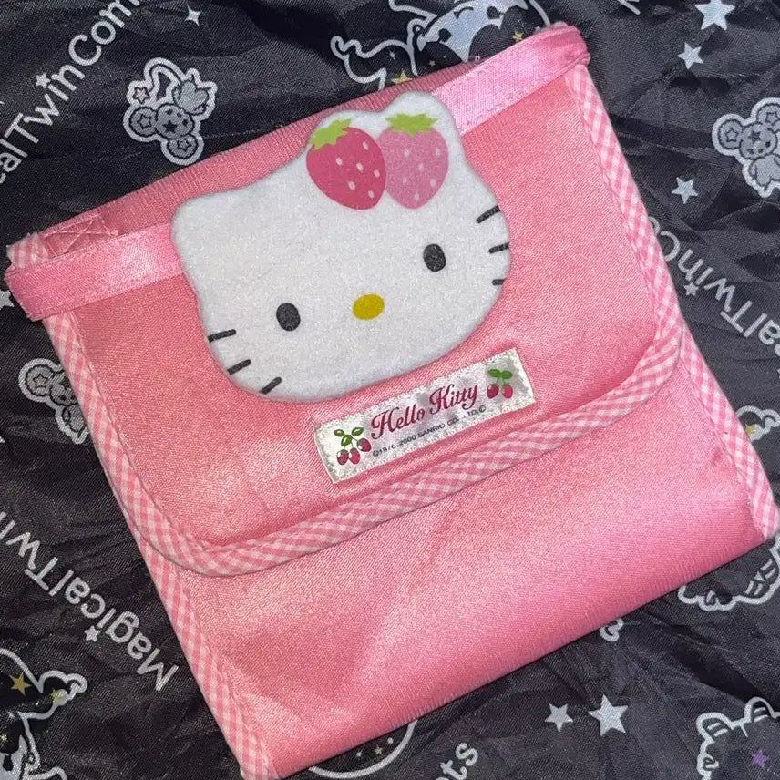 [BUNJANG] Sanrio Classic Strawberry Kitty CD Pouch Storage Case / [유일매물]산리오 고전키티 딸기키티 CD 파우치 보관함 수납함 핑크 헬로키티