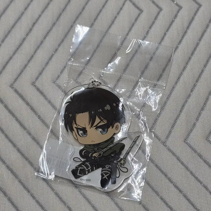 [BUNJANG] Attack on Titan Levi Acrylic Keychain (Sealed) / [미개봉] 진격의거인 리바이 아크릴 키링
