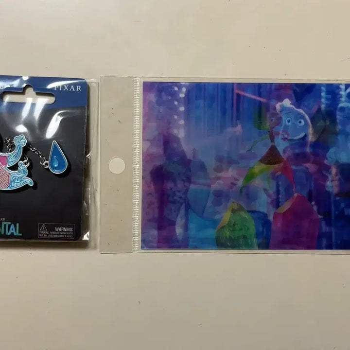 [BUNJANG] Disney Elemental Wade Bundle Set (Sealed) / (일괄) 디즈니 굿즈모음. 클래식동화 피규어 덤보, 엘리멘탈 웨이드뱃지, 렌티큘러엽서