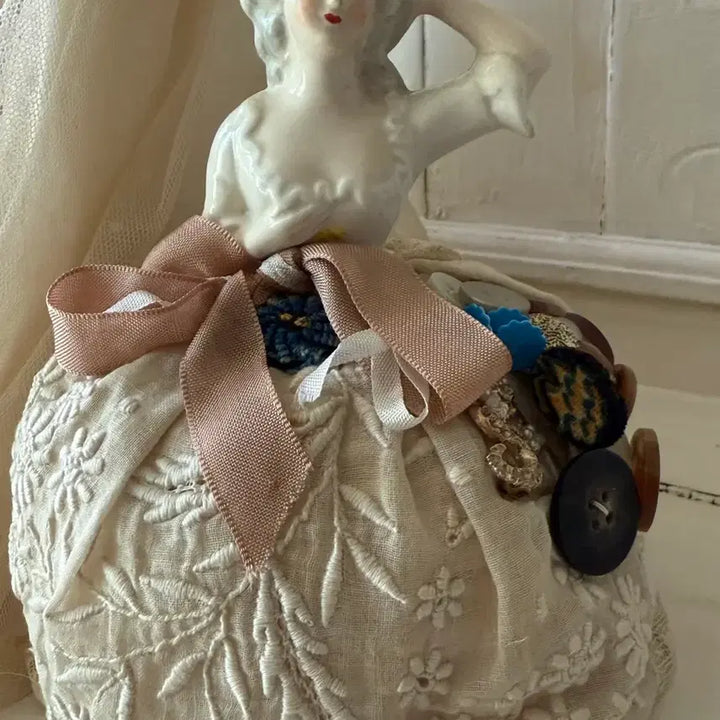 [BUNJANG] Antique Half-Doll Pin Cushion with Original Buttons and Brooch / 하프돌 핀쿠션