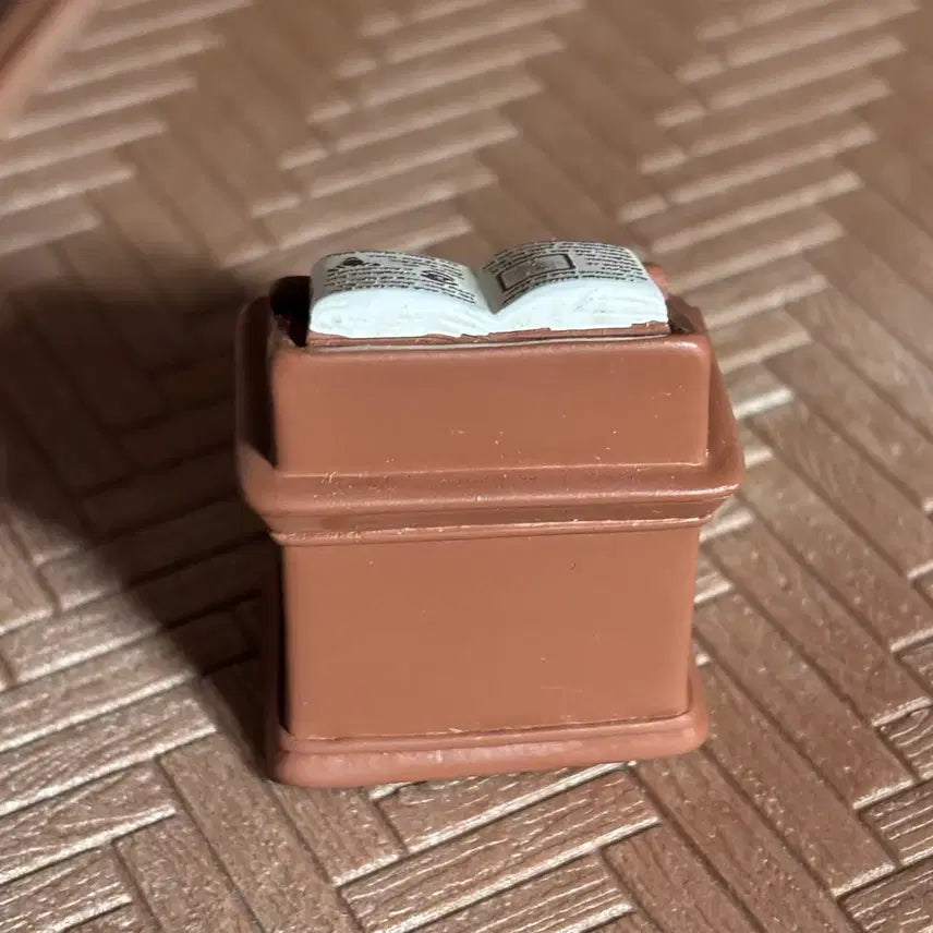 [BUNJANG] Miniature Antique Book Stand Prop / 미니어처 독서대 소품