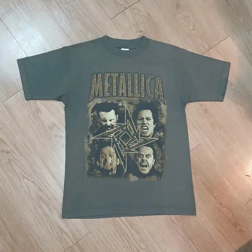 [BUNJANG] Metallica 1998 Korea Tour Official Band T-Shirt (Khaki) / 메탈리카 98 내한공연 공식  밴드 티셔츠  카키