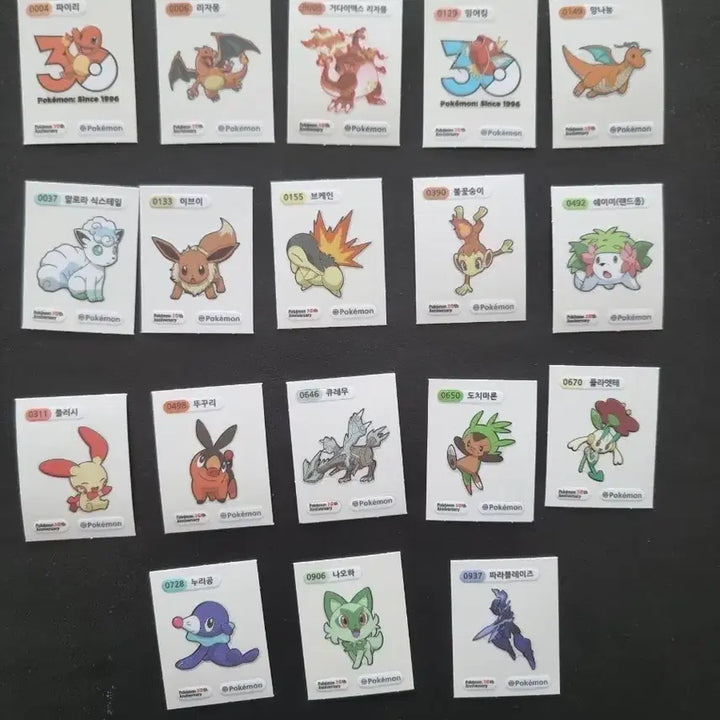 [BUNJANG] Pokemon 30th Anniversary Stickers Dratini Charizard / 포켓몬 30주년 띠부씰 망나뇽 리자몽