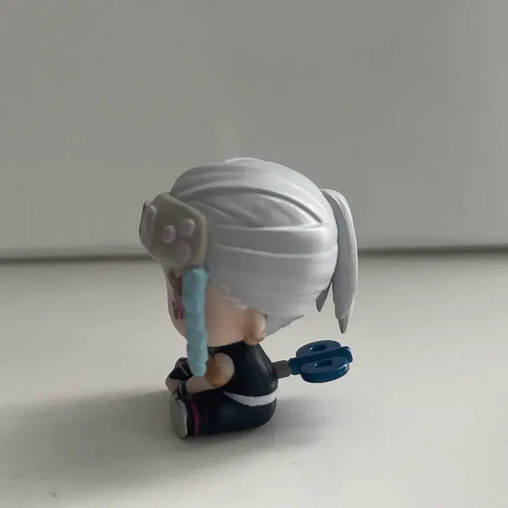 [BUNJANG] Demon Slayer Tengen Uzui Petatto Figure / 귀멸의 칼날 페탓토 텐겐