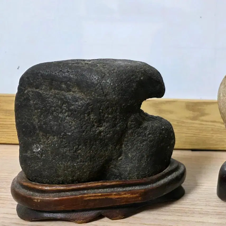[BUNJANG] Unique Natural Stone Display with Stand / 수석 판매