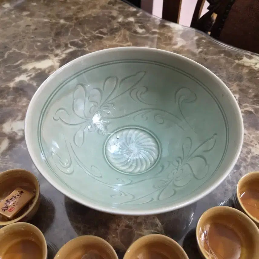 [BUNJANG] Celadon Matcha Tea Bowl with Floral Motif / 말차 다완(지름21,5)