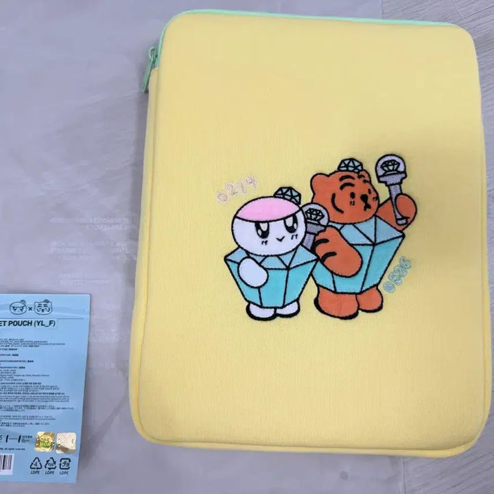 [BUNJANG] SEVENTEEN BongBong x Mujik Tiger Tablet Pouch / 세븐틴 봉봉이 x 무직타이거 태플릿 파우치