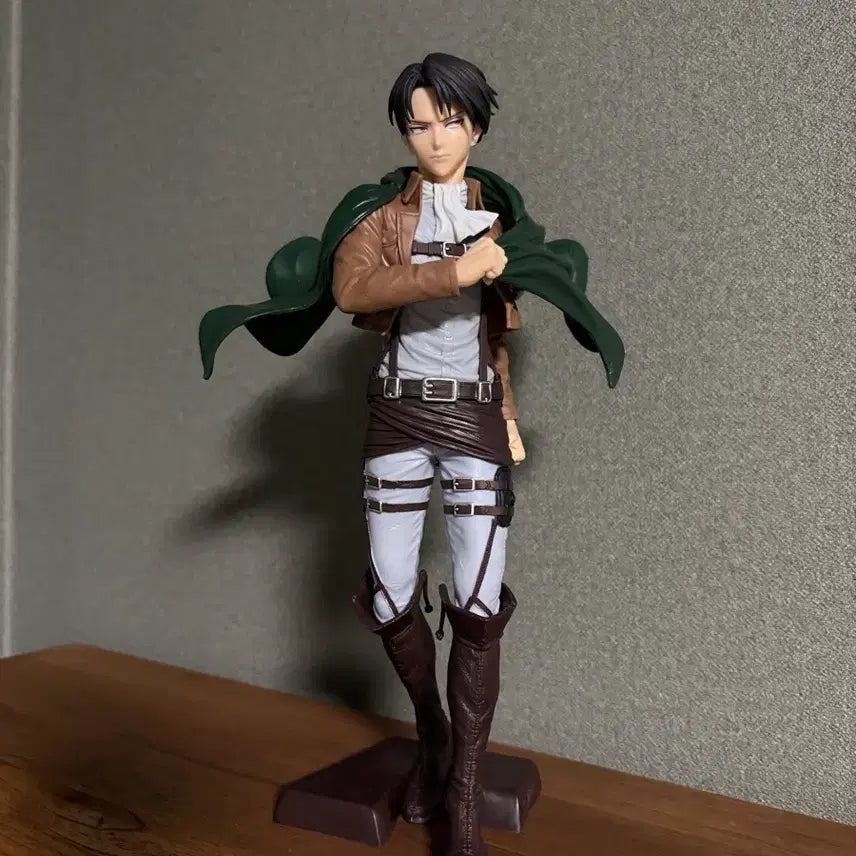 [BUNJANG] Attack on Titan Levi Grandista Figure / 진격의 거인 진격거 리바이 피규어 그란티스타 양도