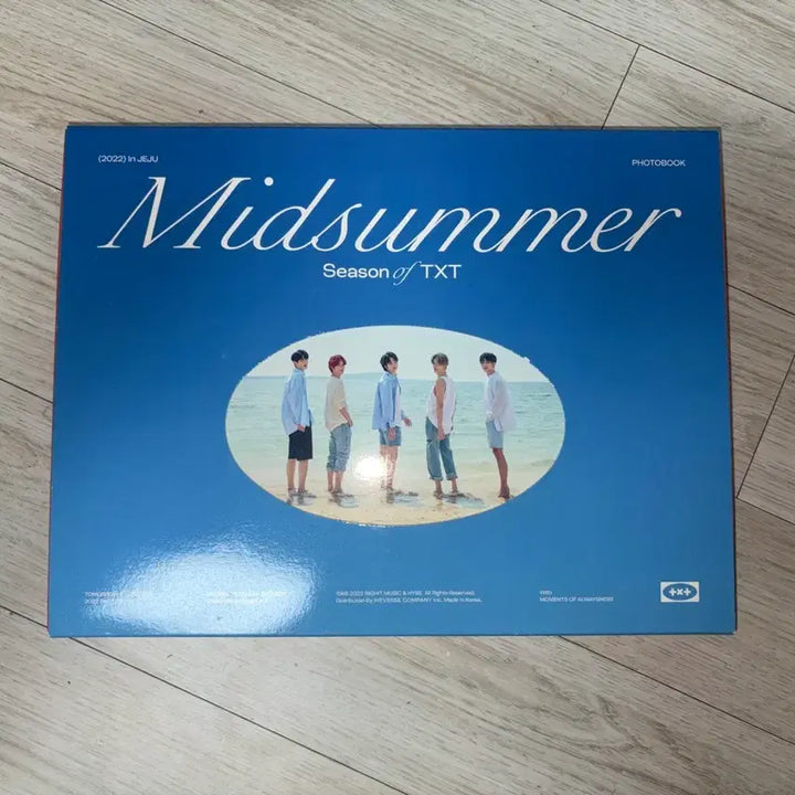[BUNJANG] TXT 2022 Midsummer Jeju Photobook Photocard Bundle / 투바투 TXT 2022 미드썸머 포토북 제주 (포카 포함)