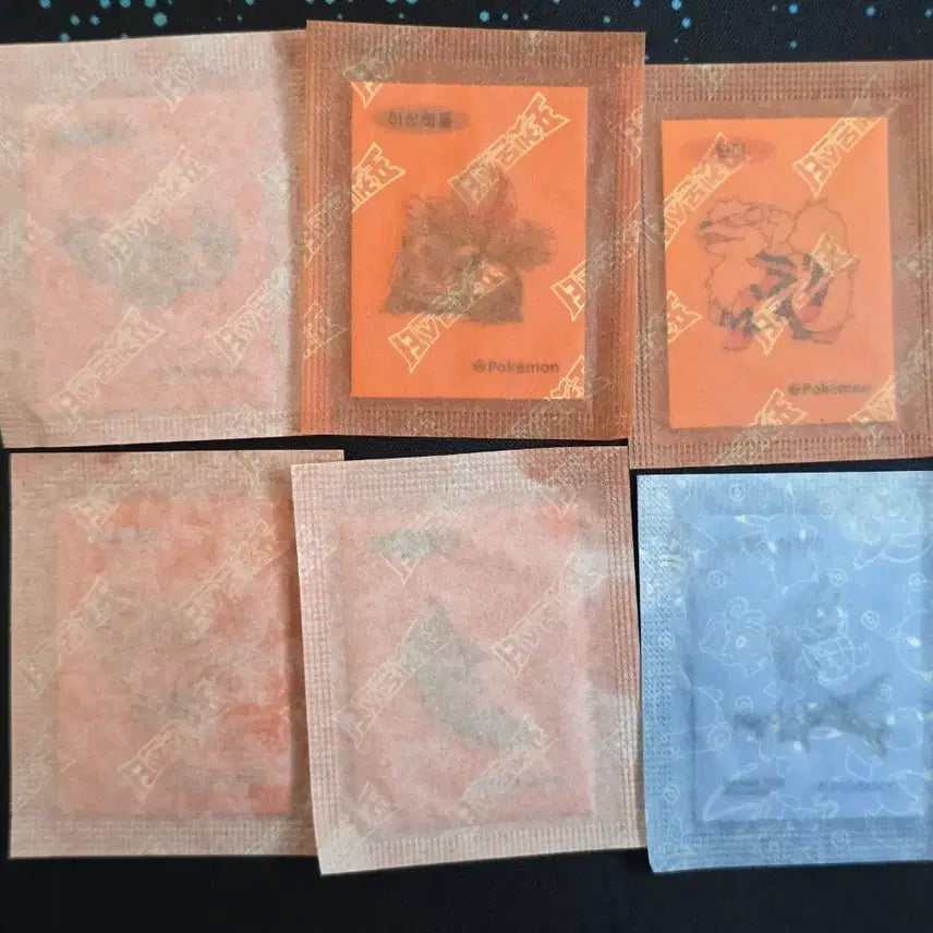 [BUNJANG] Pokemon Bread Stickers Bundle Set (Glow-in-the-dark, Bulbasaur, Growlithe, Vulpix, Kakuna, Silvally) / 포켓몬 띠부씰 스티커 미개봉 일괄 (꼬마돌, 이상해풀, 윈디, 식스테일, 단데기, 실버디)