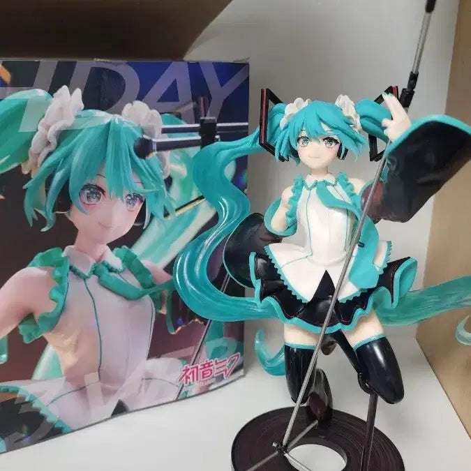 [BUNJANG] Hatsune Miku 2023 Birthday Figure / 2023 미쿠 생일 피규어 팝니다