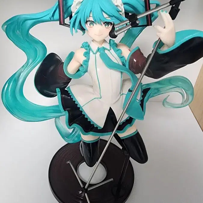 [BUNJANG] Hatsune Miku 2023 Birthday Figure / 2023 미쿠 생일 피규어 팝니다