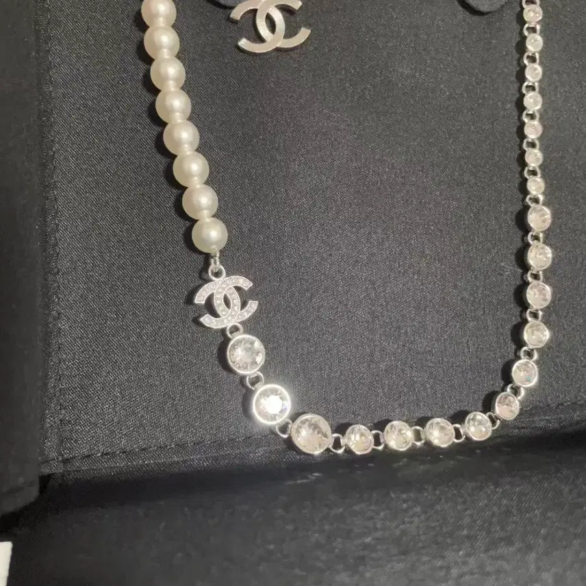 [BUNJANG] Chanel Pearl CC Logo Cubic Necklace / 샤넬 진주 목걸이