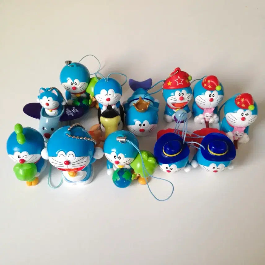 [BUNJANG] Doraemon Classic Figure Set (13 Pieces) / 고전 도라에몽 피규어 13종 세트 일괄