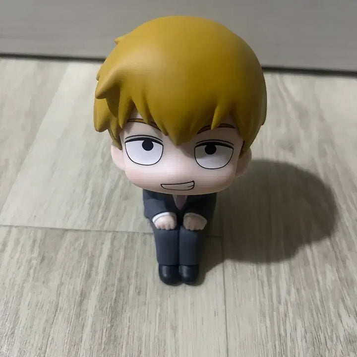 [BUNJANG] Mob Psycho 100 Reigen Arataka Look Up Figure / 급처!!)모브사이코100 레이겐 아라타카 룩업 판매
