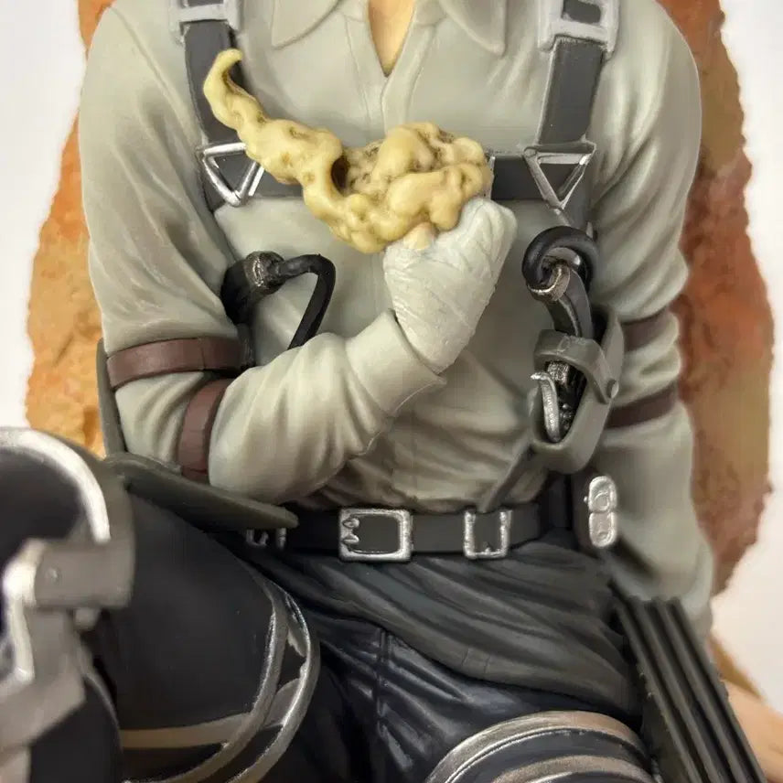 [BUNJANG] Attack on Titan Levi Figure (Unsealed) / [개봉품] 진격의거인 리바이 C상