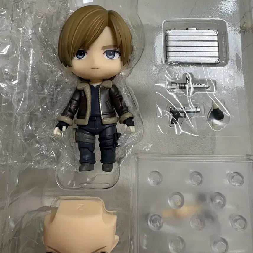 [BUNJANG] Resident Evil RE4 Leon Nendoroid (Opened) / 넨도로이드 바이오하자드 레지던트 이블 re4 레온 개봉품 팝니다